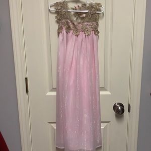 Sweet Boutons 4t couture Maxi with hair piece